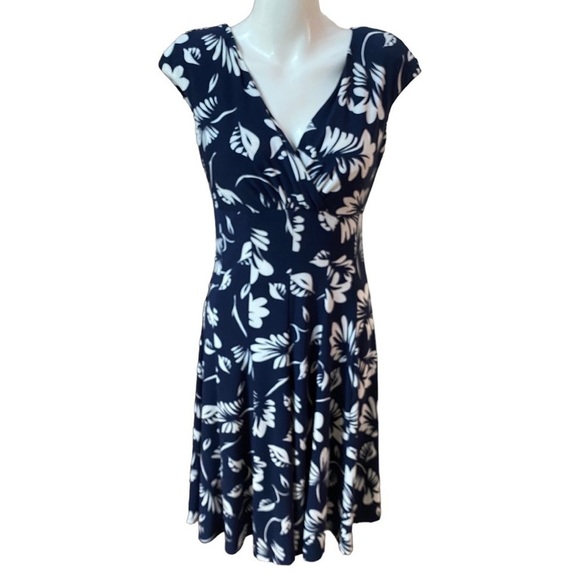 Ralph Lauren Navy and White Floral Print Fit & Flare Cap Dress Sze 6 - Picture 1 of 6